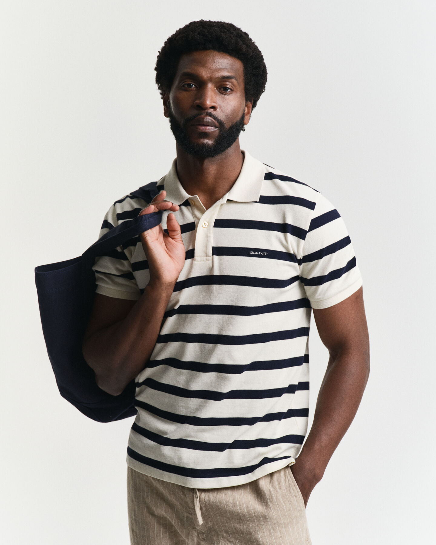 Raidallinen pikeepaita