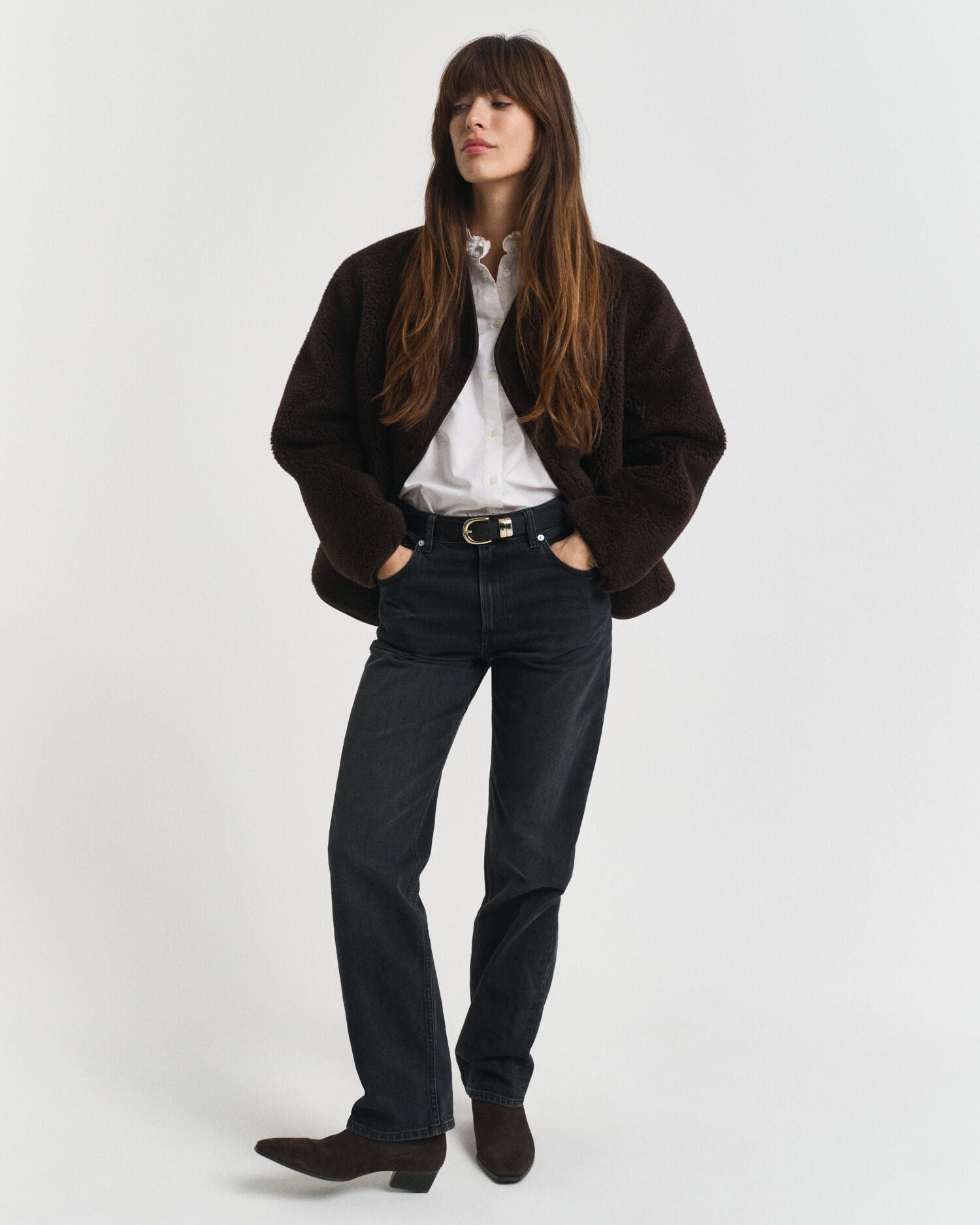 Suoralahkeiset stretch-farkut