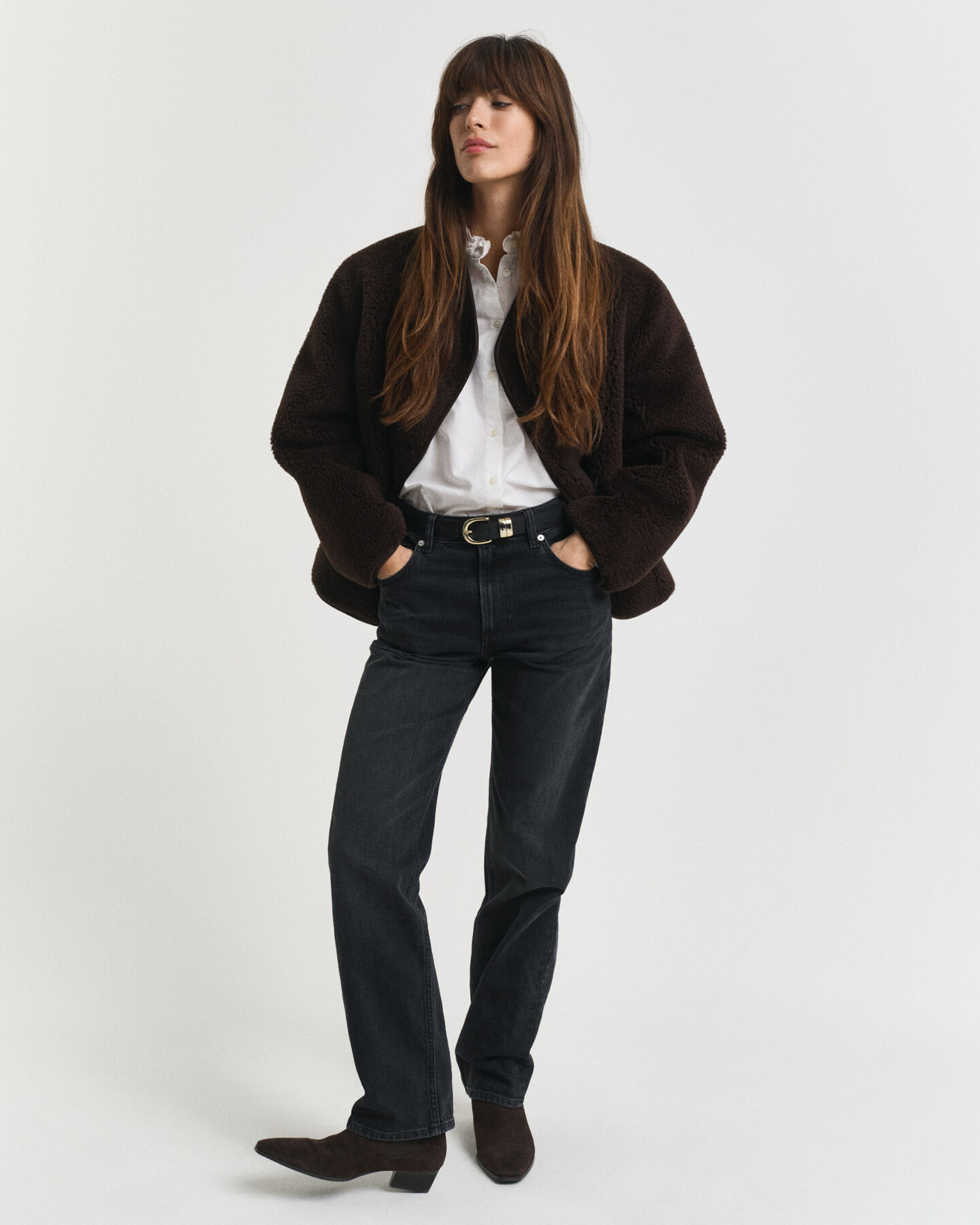 Suoralahkeiset stretch-farkut