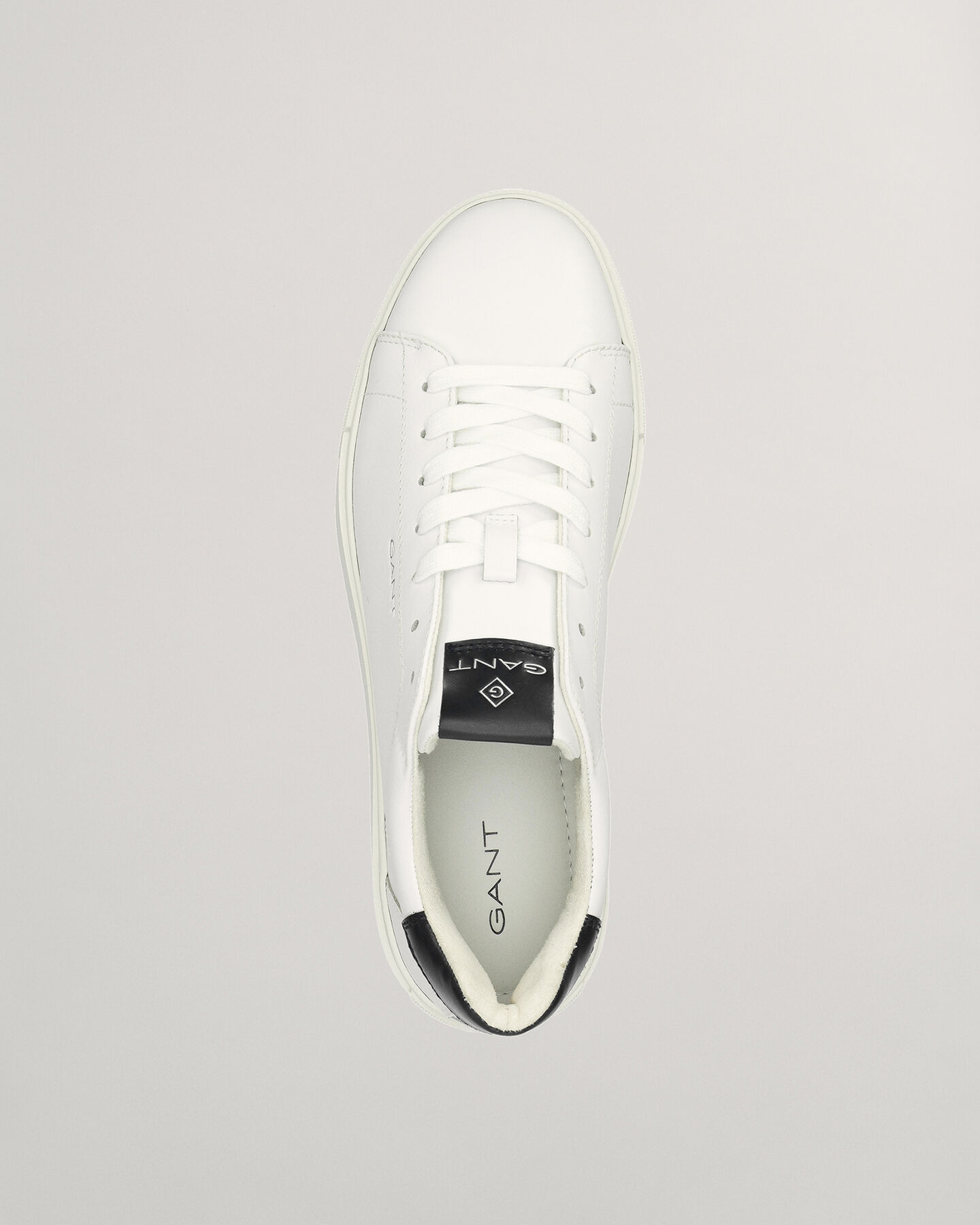 Mc&nbsp;Julien ‑tennarit