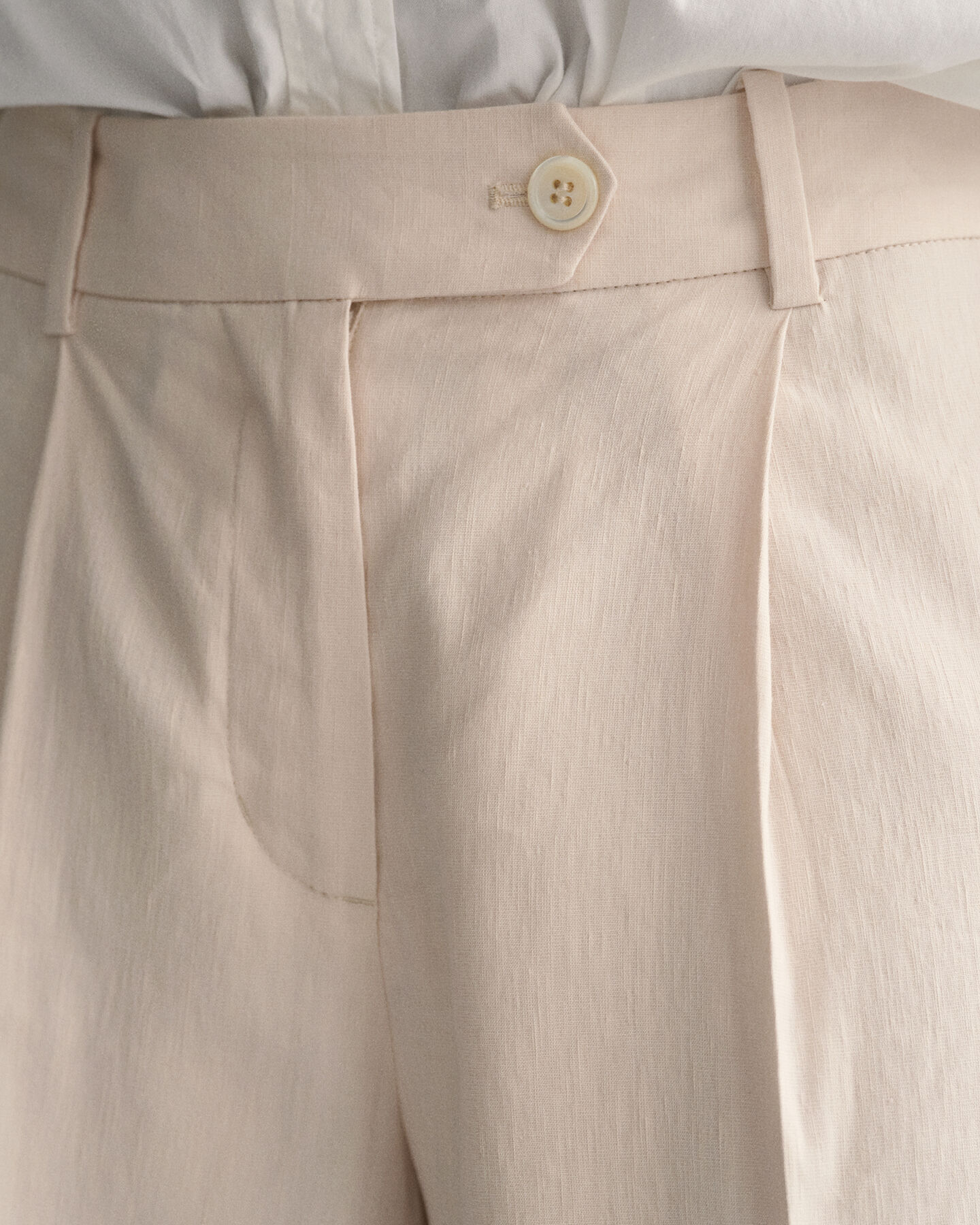 Joustavat pellavashortsit