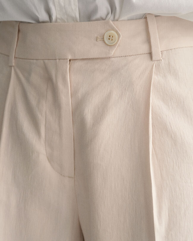 Joustavat pellavashortsit