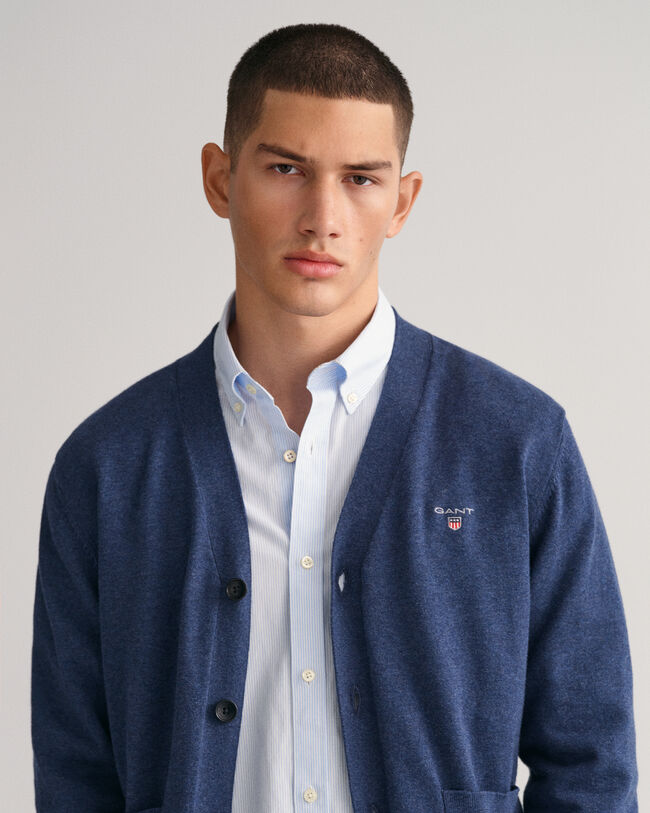 Classic-puuvillaneuletakki v-p&auml;&auml;ntiell&auml;