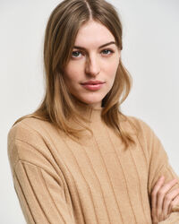 Pystykauluksinen villainen joustinneulepusero