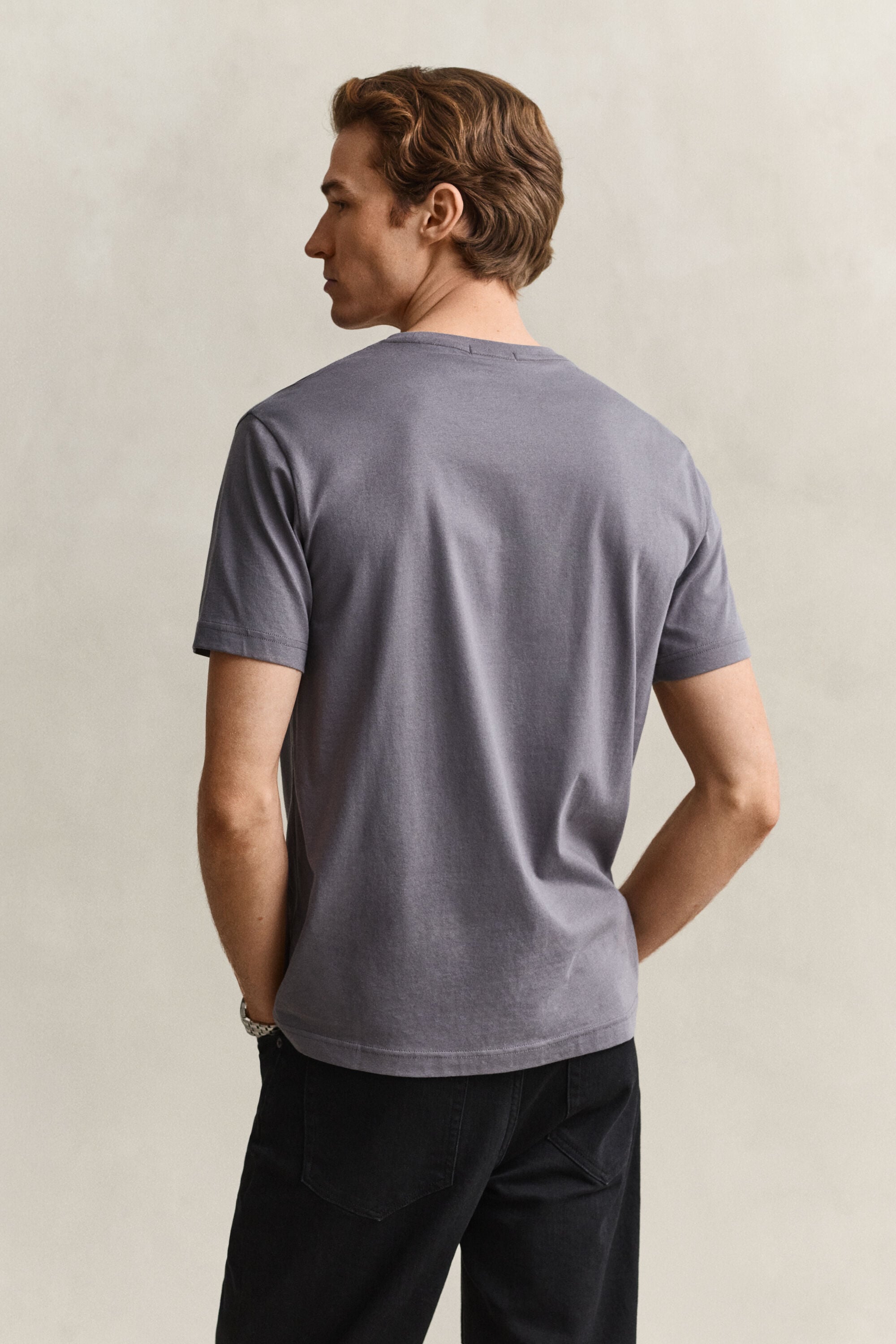 Regular fit ‑mitoitettu Shield-t‑paita
