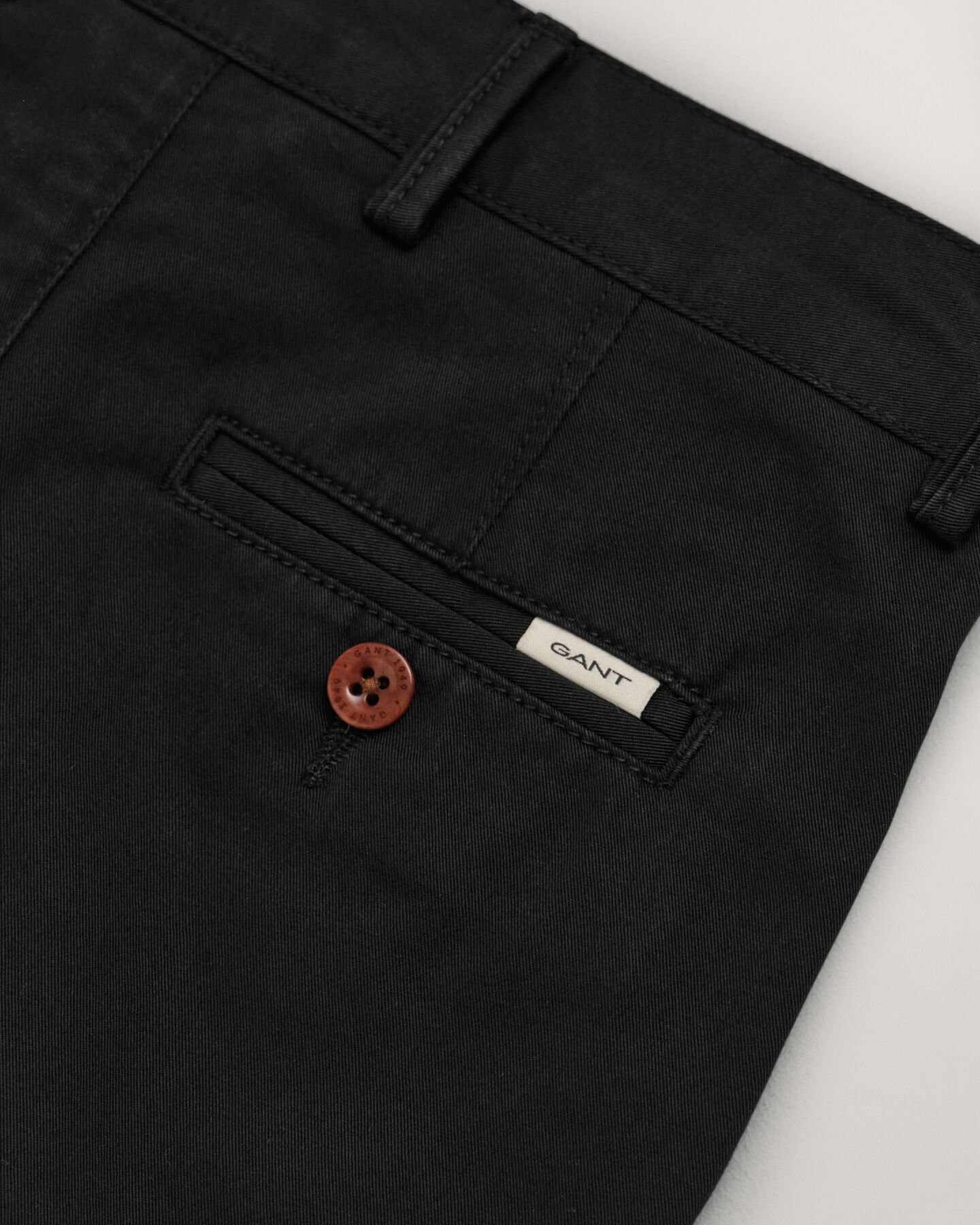 Kids-malliston regular&nbsp;fit ‑mitoitetut chinoshortsit