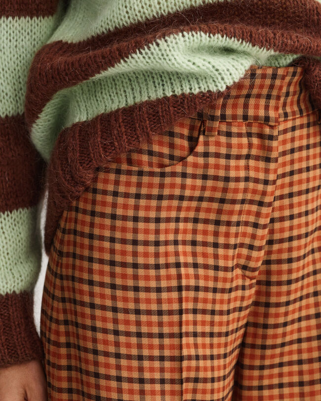 Korkeavyötäröiset leveälahkeiset ruutuhousut