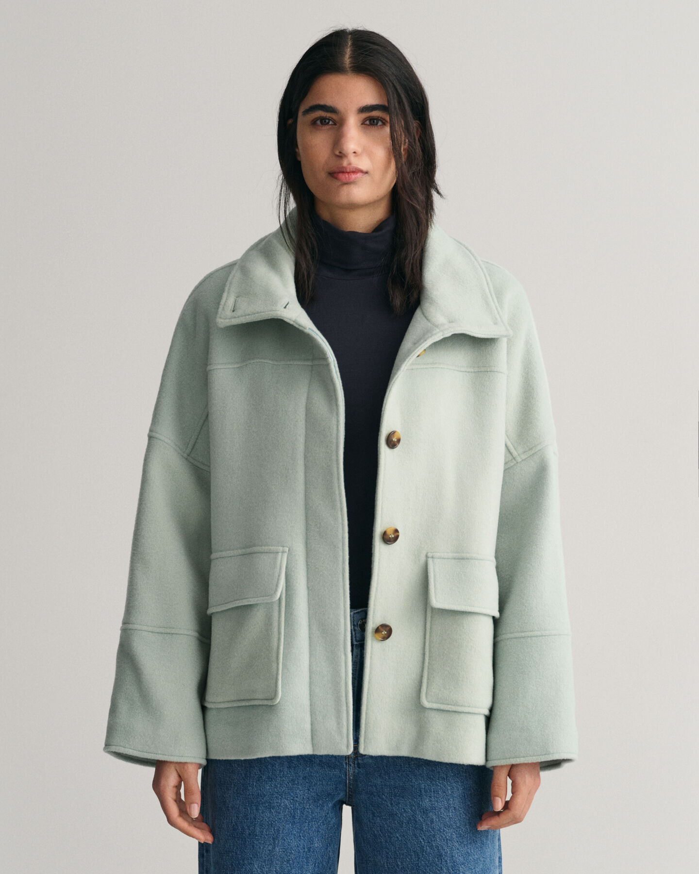 Lyhyt villakangastakki