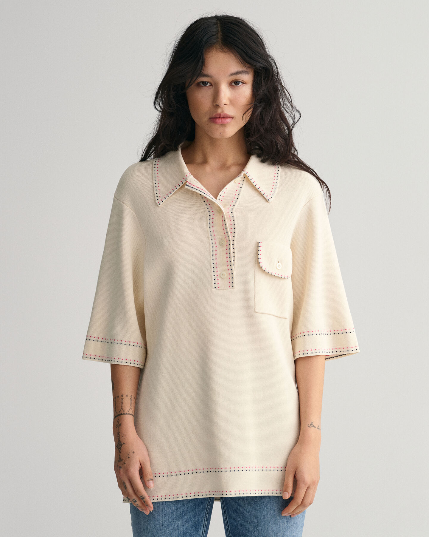 Lyhythihainen pikeeneulepusero