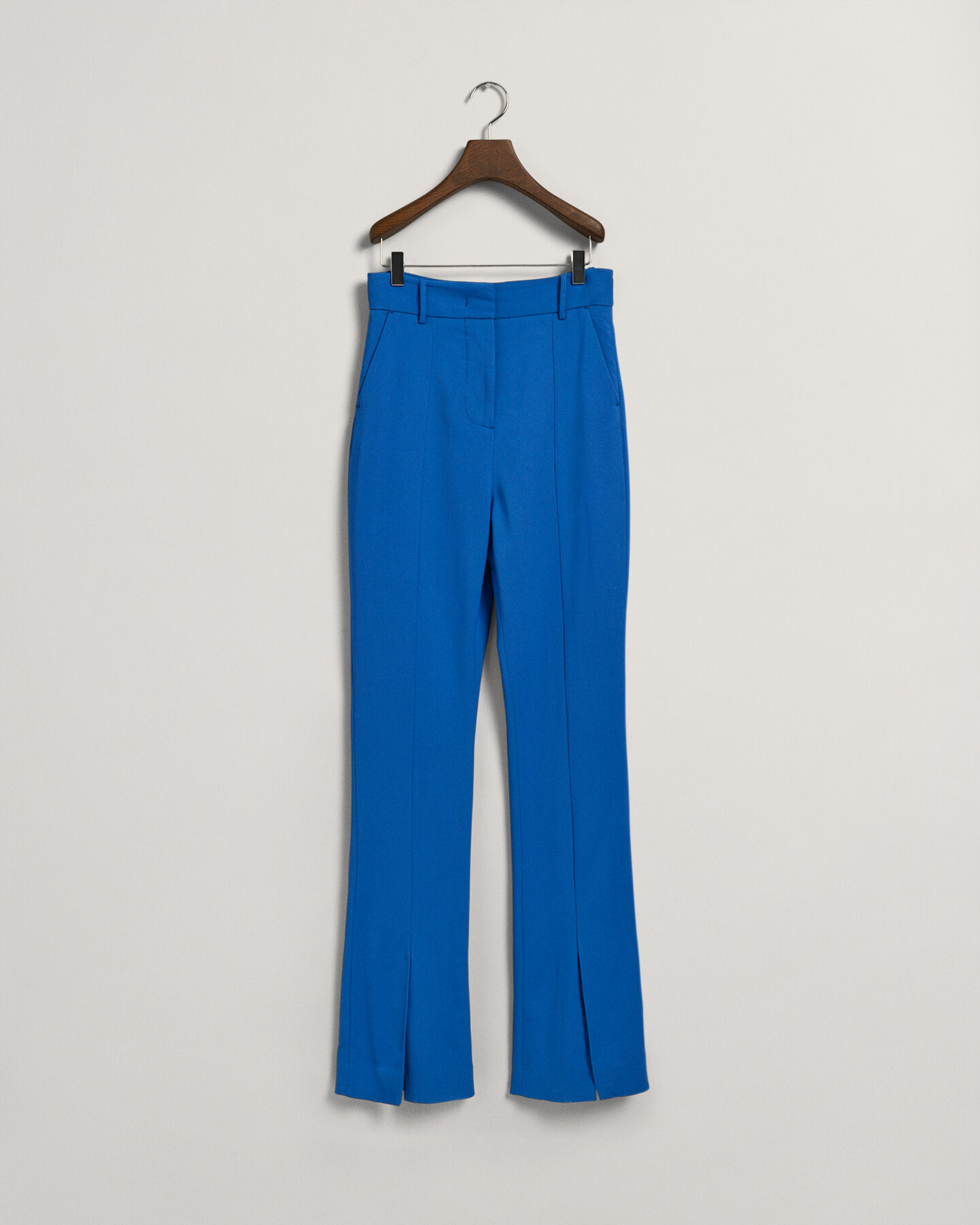 Suoralahkeiset puvunhousut