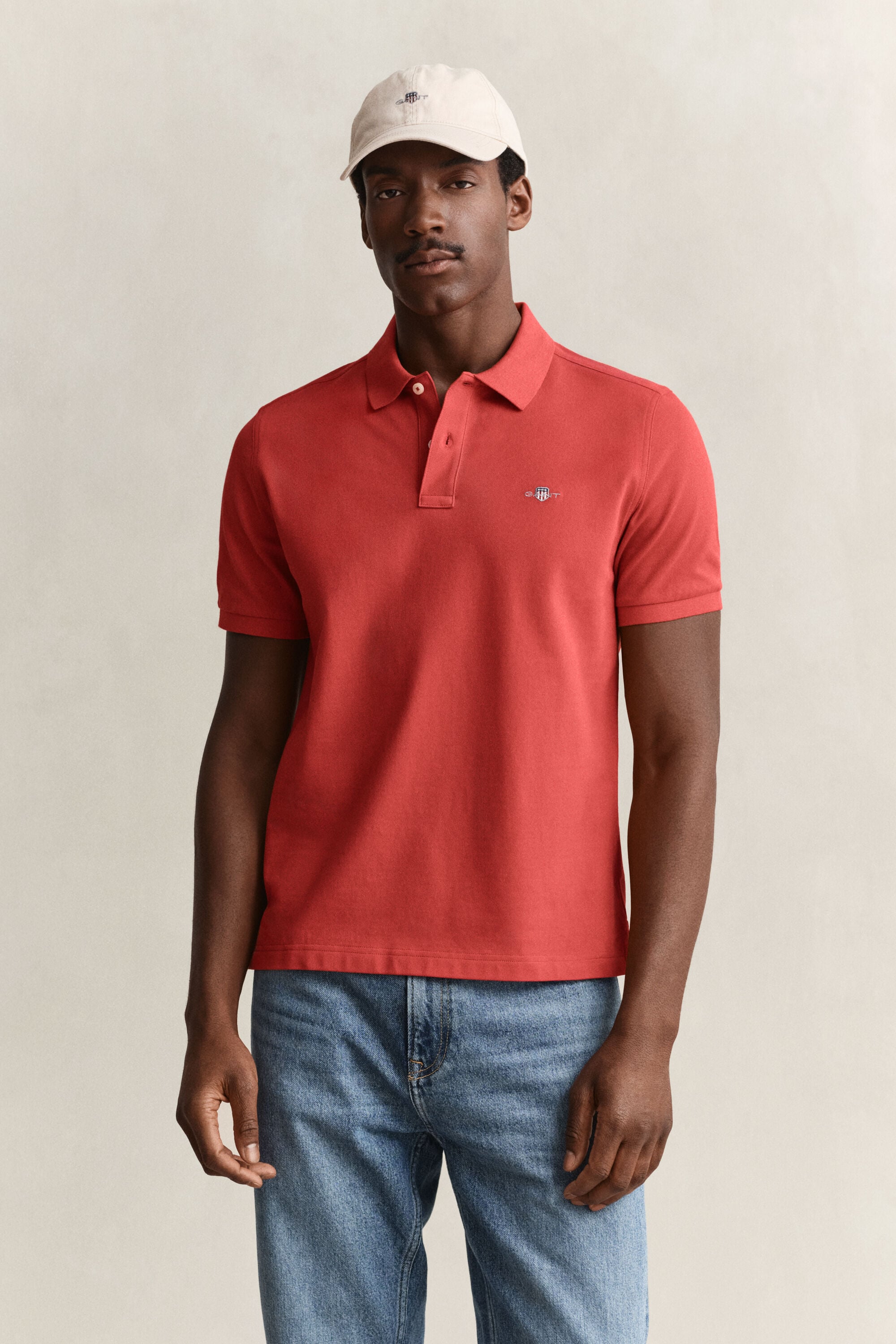 Regular fit ‑mitoitettu pikeepaita