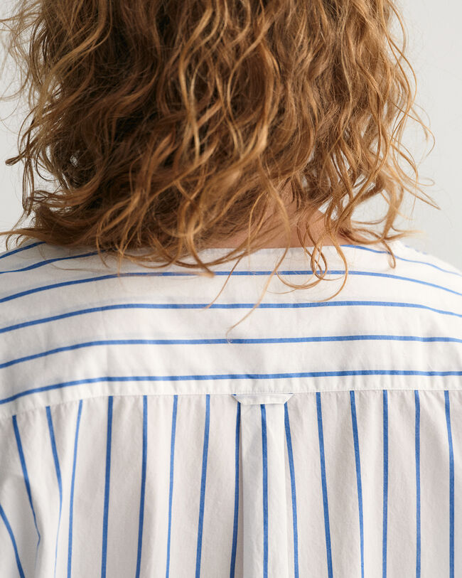 Relaxed fit ‑mitoitettu, pään yli sujautettava raitapaita