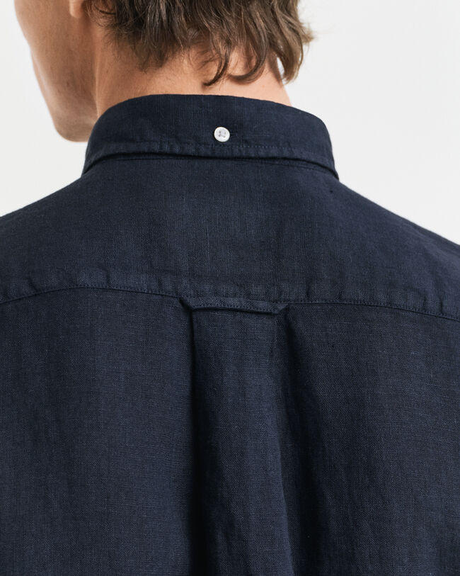 Regular fit ‑mitoitettu valmiina värjätty lyhythihainen pellavapaita