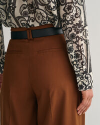 Relaxed&nbsp;fit ‑mitoitettu pitsikuvioinen puuvilla-silkkipaita