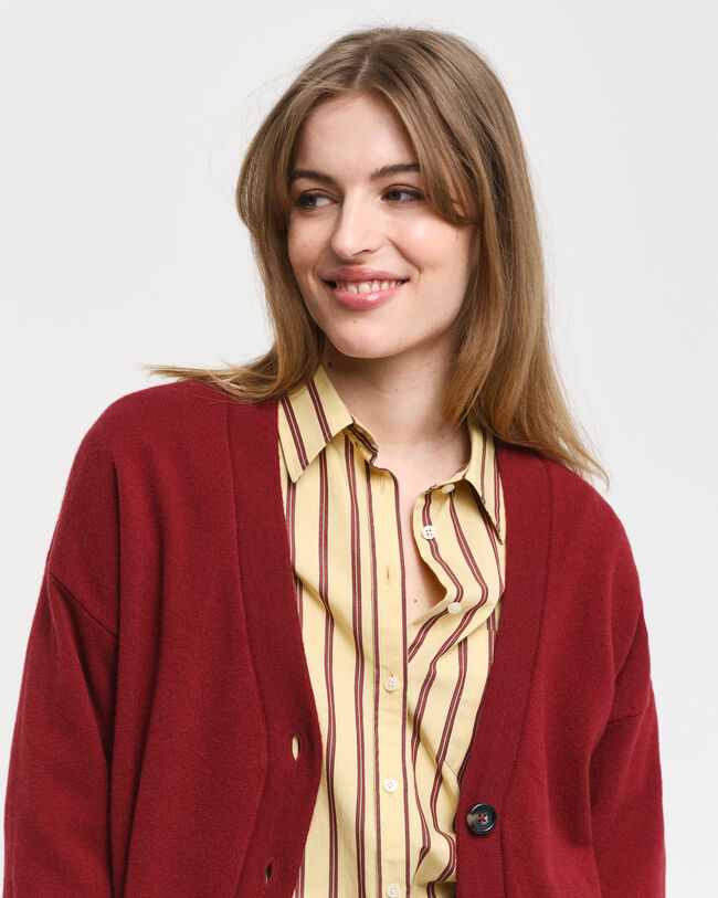 Neuletakki eritt&auml;in hienoa lampaanvillaa