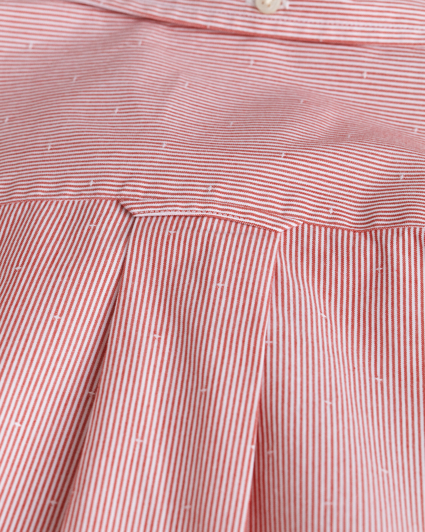 Regular fit -mitoitettu nyppypuuvillainen raitapaita