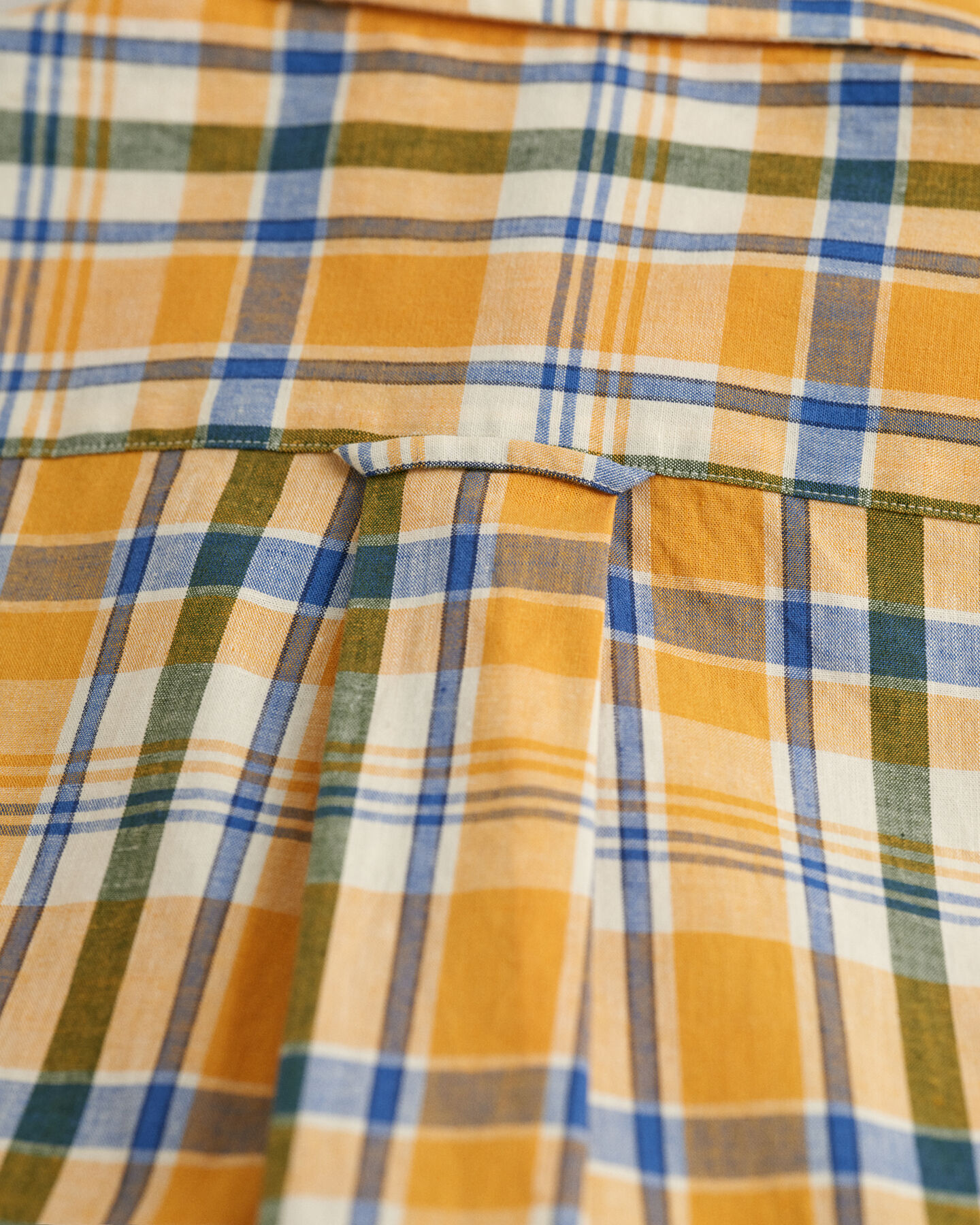 Regular fit ‑mitoitettu lyhythihainen ruudullinen puuvilla-pellavapaita