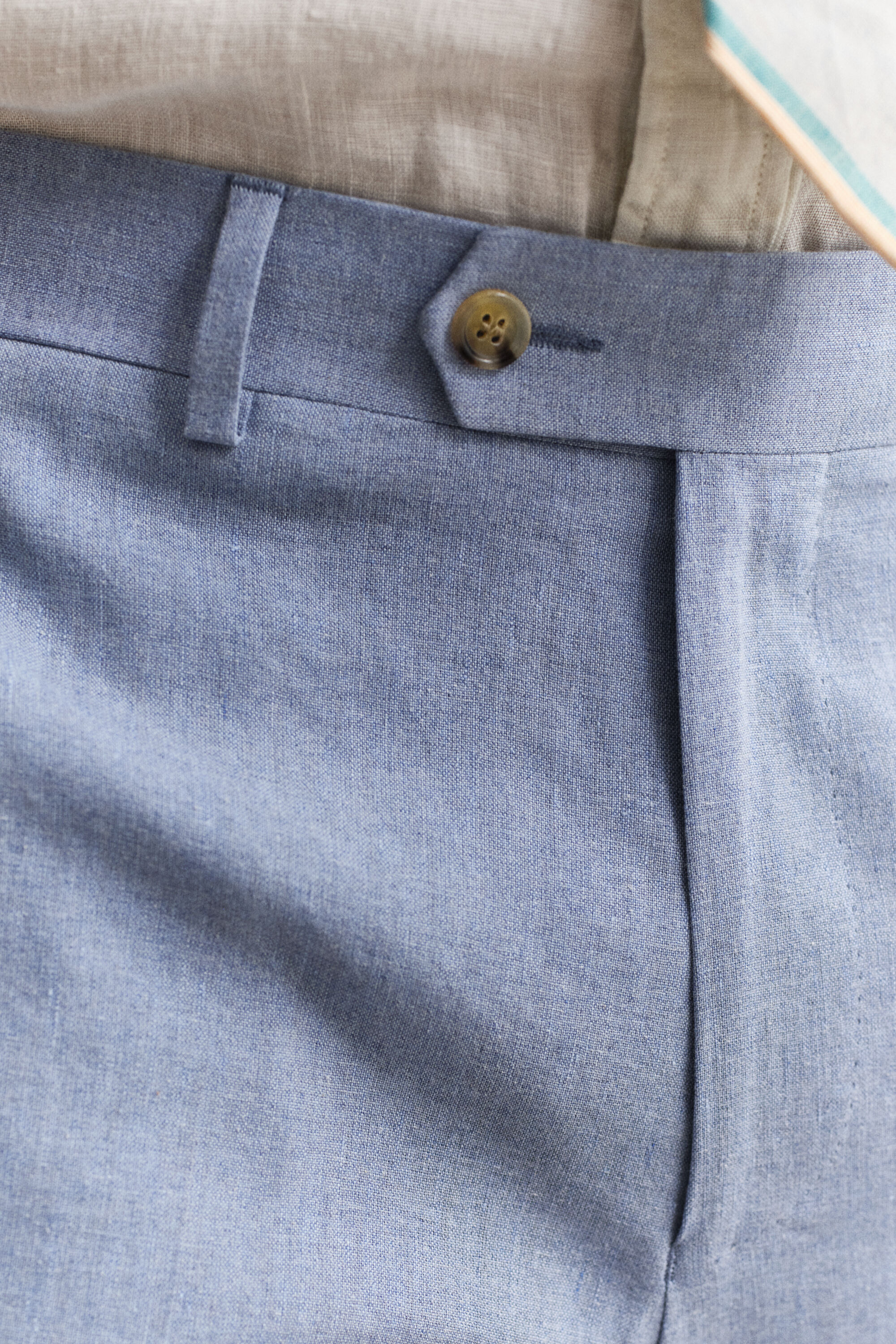 Juhlakäyttöön sopivat pellavasekoitehousut