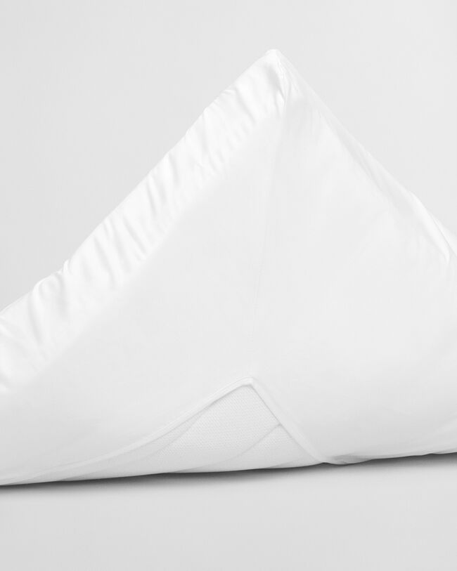 Sateen-kirjekuorilakana parivuoteeseen