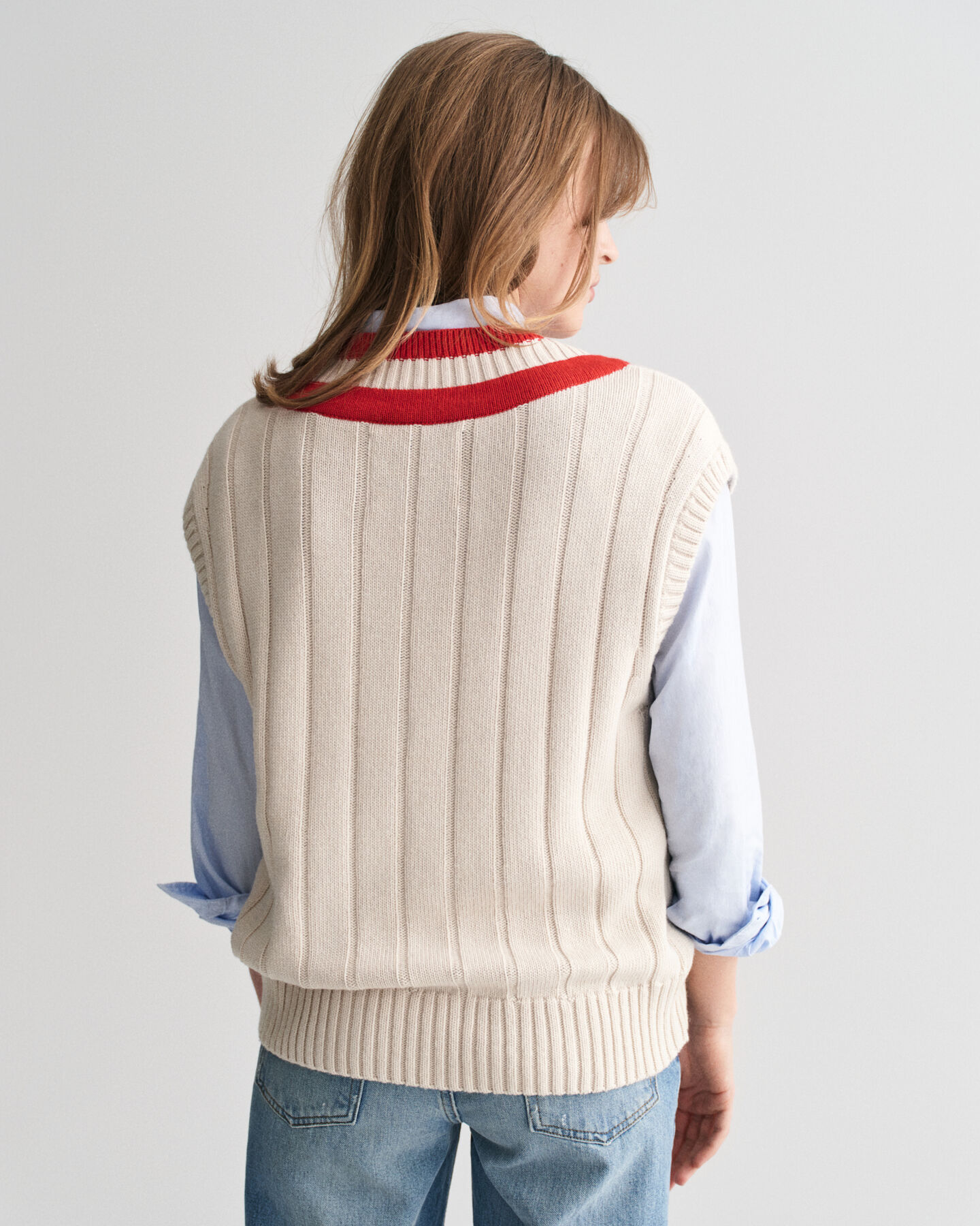 Kontrastiv&auml;rinen liivi, v‑p&auml;&auml;ntie