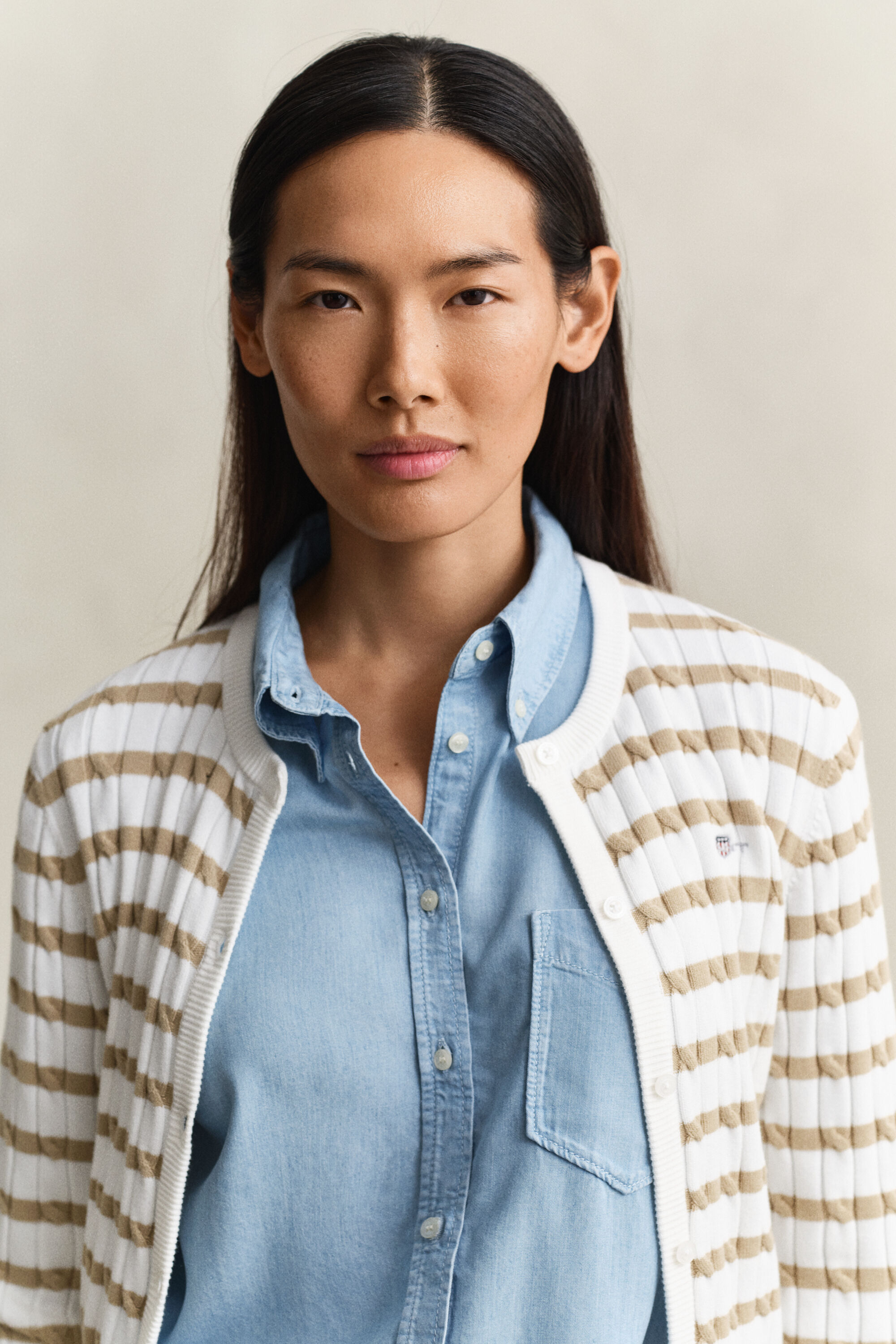 Raidallinen palmikkoneuletakki