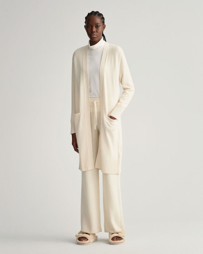 Pitk&auml; villaneuletakki