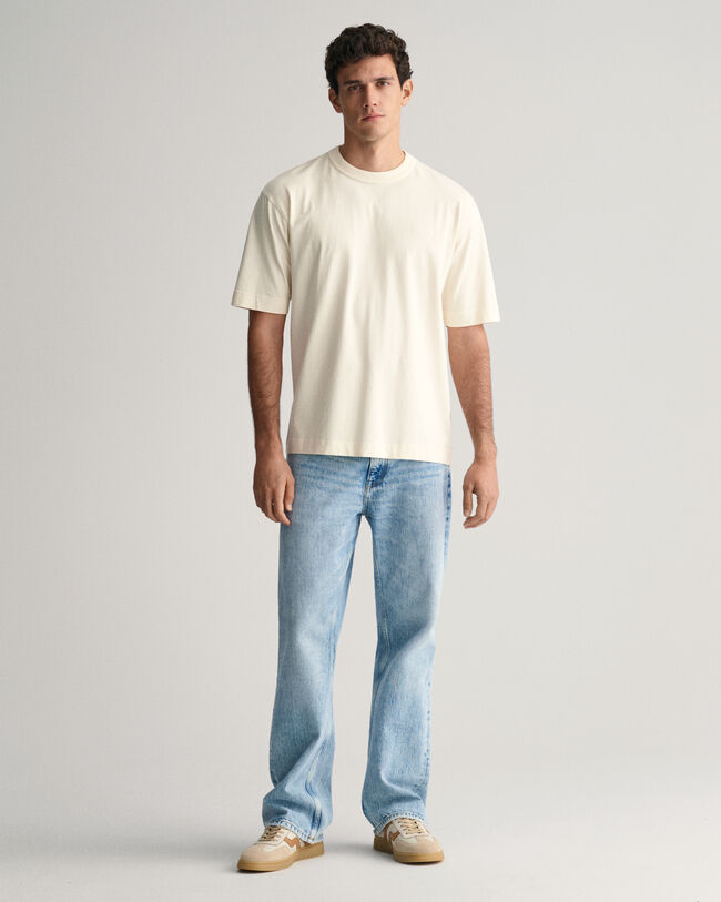 Loose fit -mitoitetut leveälahkeiset farkut