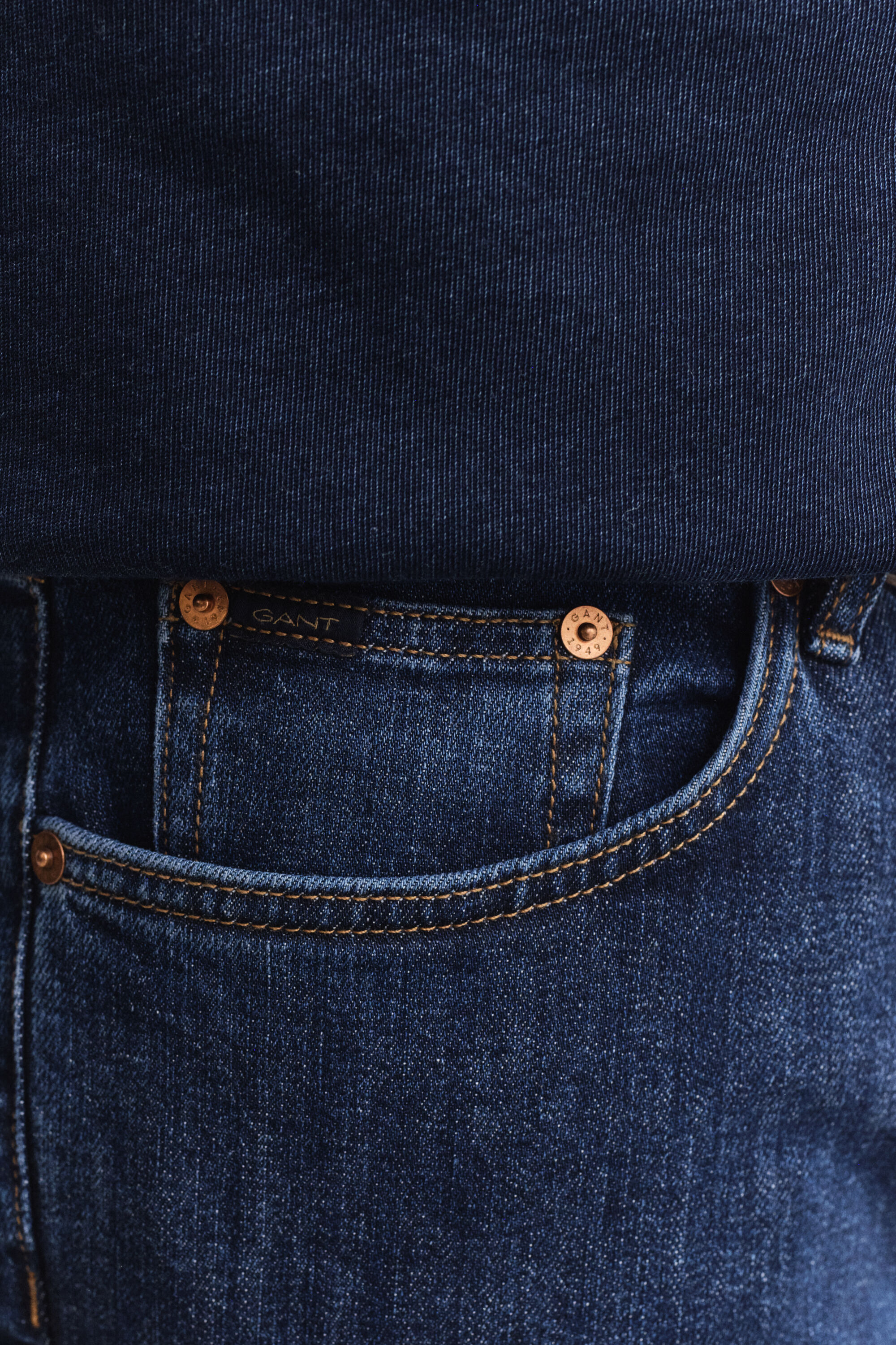 Slim fit ‑mitoitetut Clean Wash ‑farkut