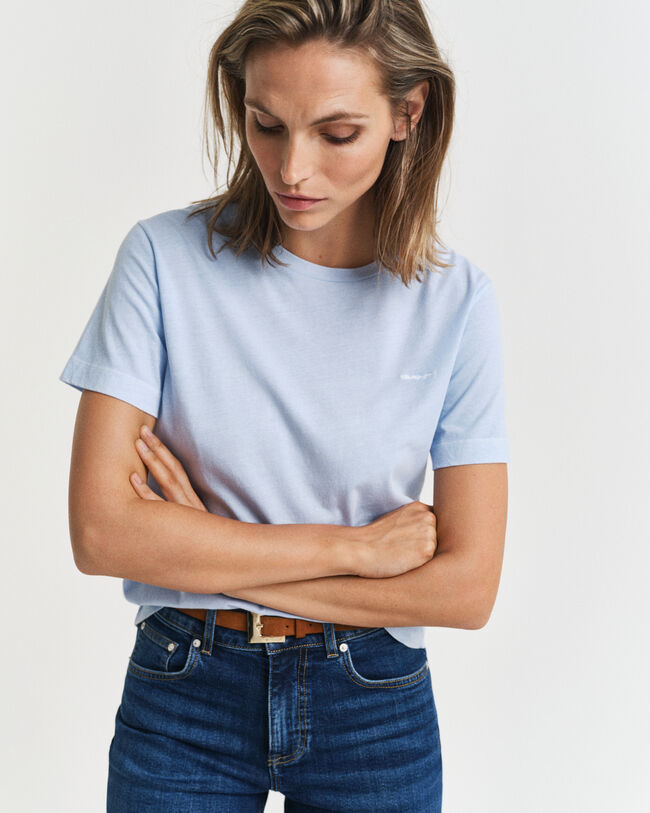 Sunfaded-t‑paita, jossa py&ouml;re&auml; p&auml;&auml;ntie