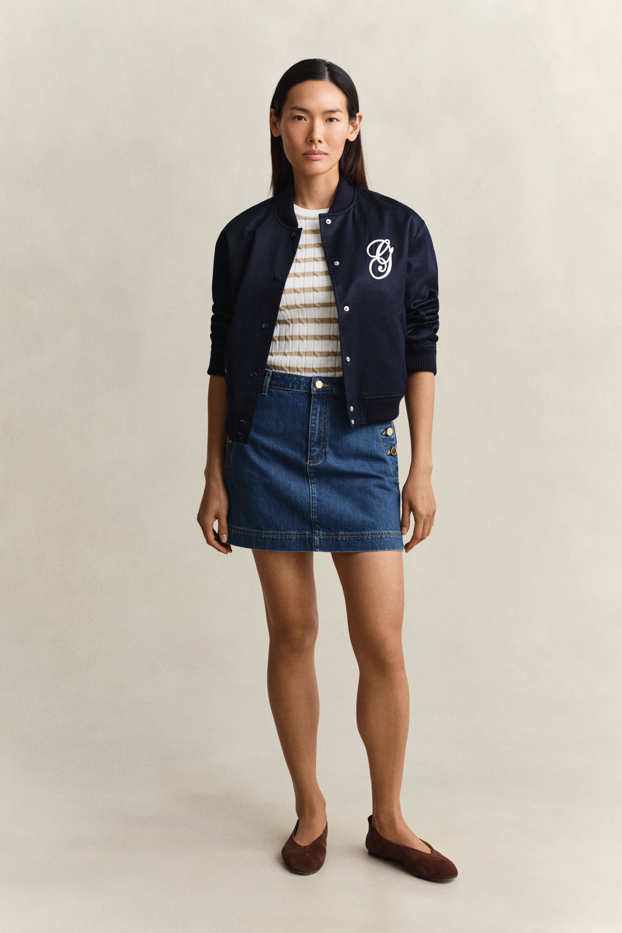 Lyhythihainen raidallinen palmikkoneulepusero