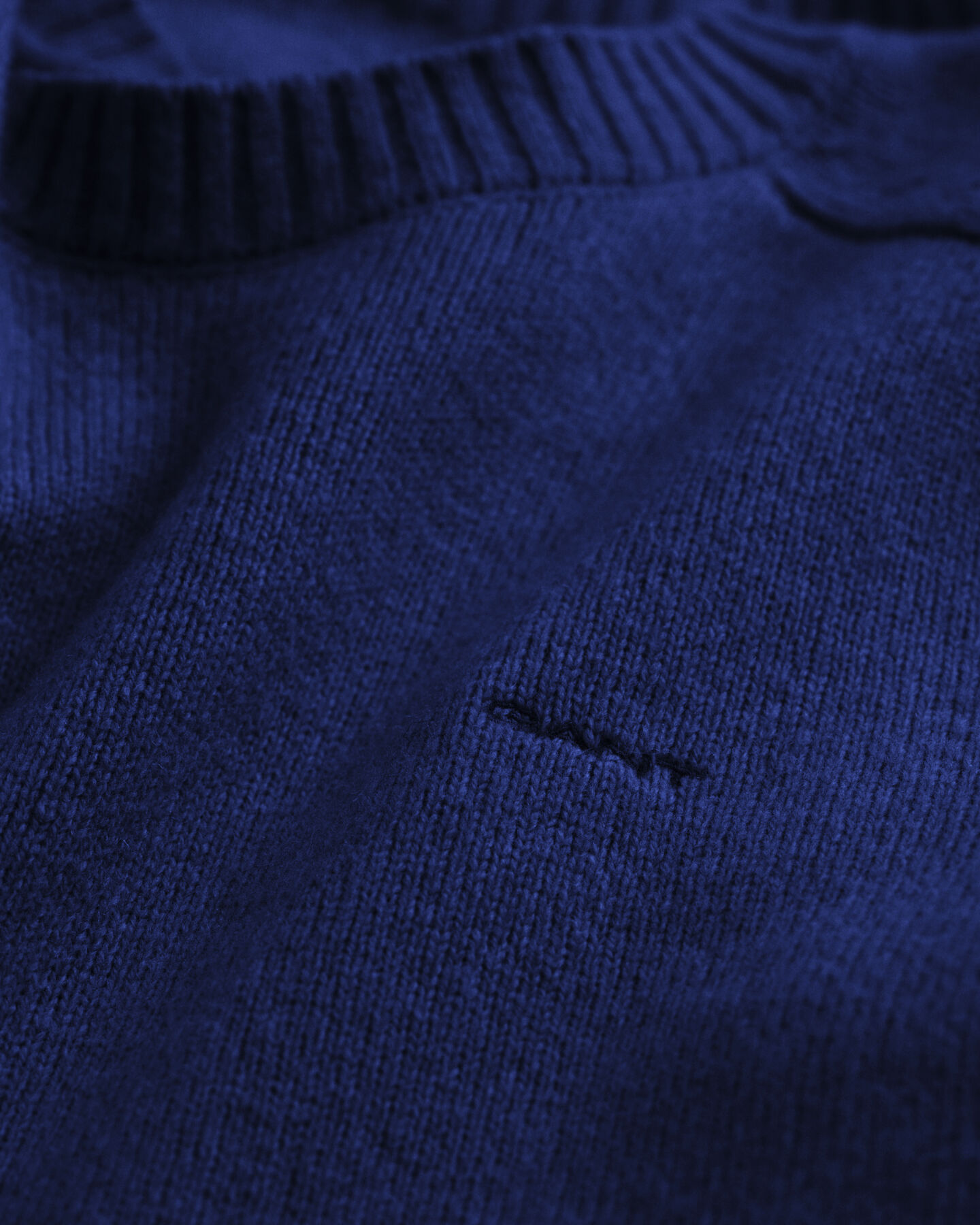 Satulahihainen villaneule, pyöreä pääntie