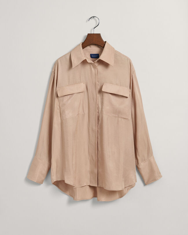 Relaxed fit ‑mitoitettu taskullinen paita