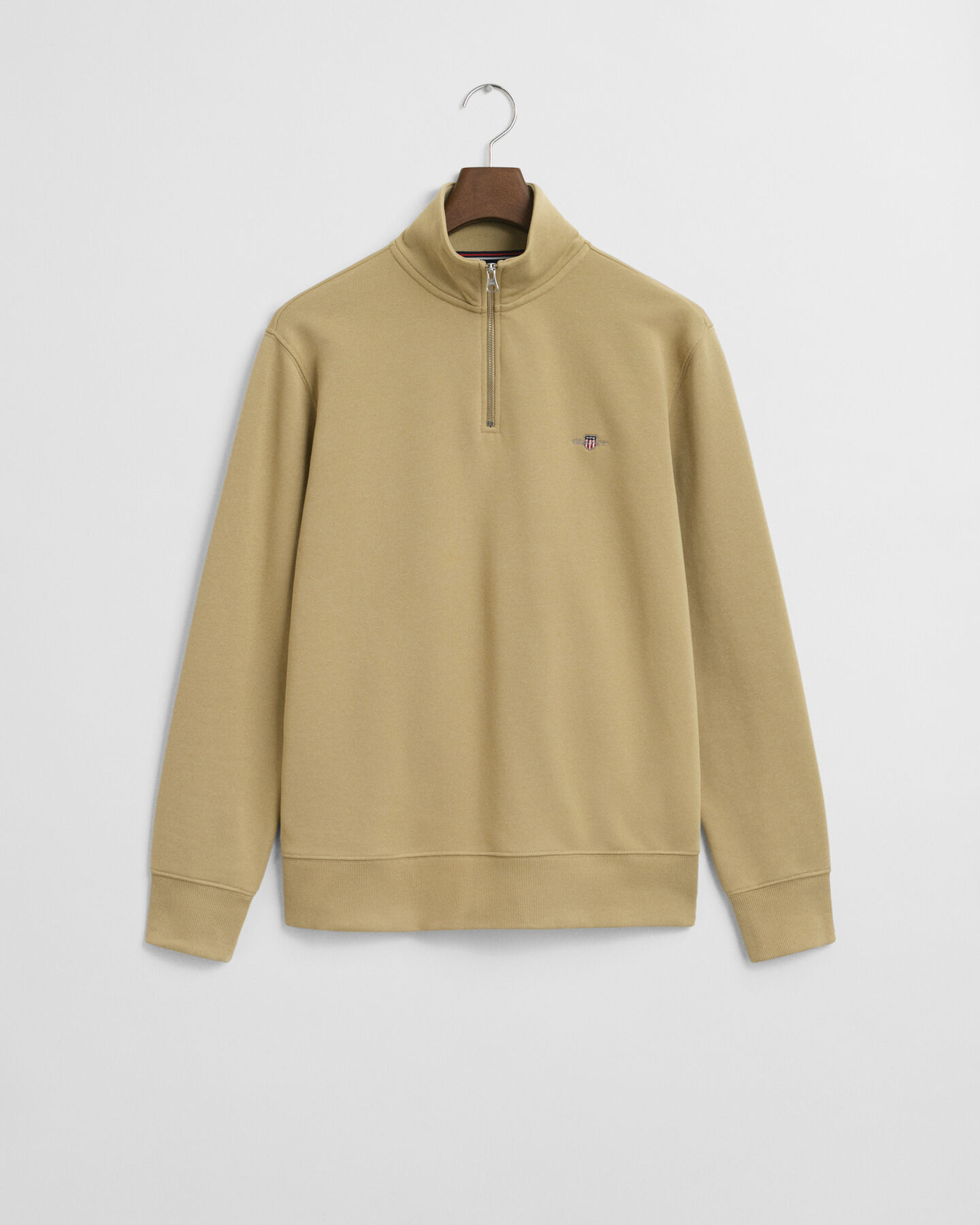 Shield‑collegepaita, jossa vetoketju pääntiellä