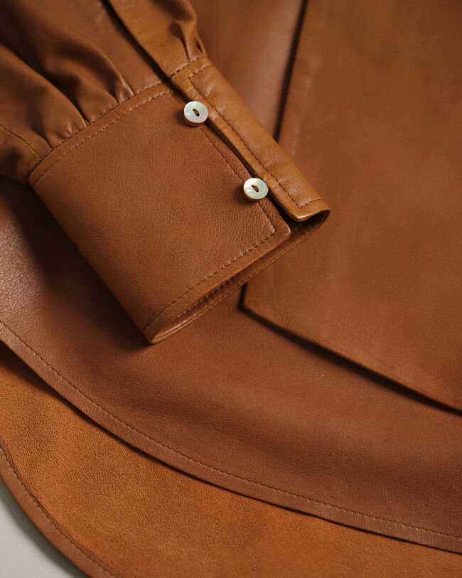 Wrangler x GANT ‑malliston nahkainen rusettipaita