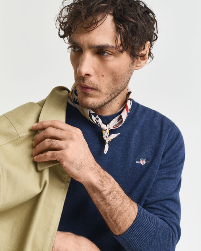 Klassinen puuvillaneulepusero, pyöreä pääntie