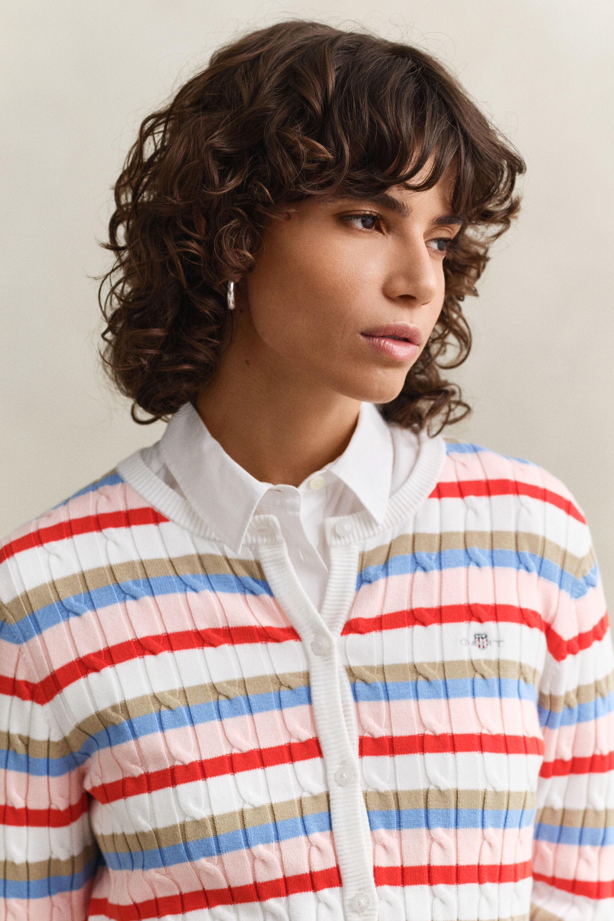 Raidallinen palmikkoneuletakki