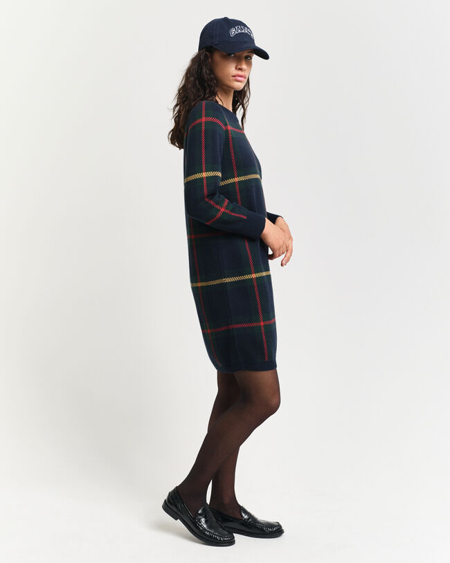 Ruutumekko, pyöreä pääntie