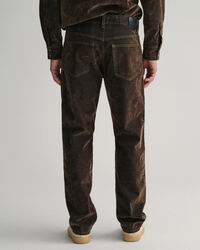 Relaxed&nbsp;fit ‑mitoitetut samettifarkut