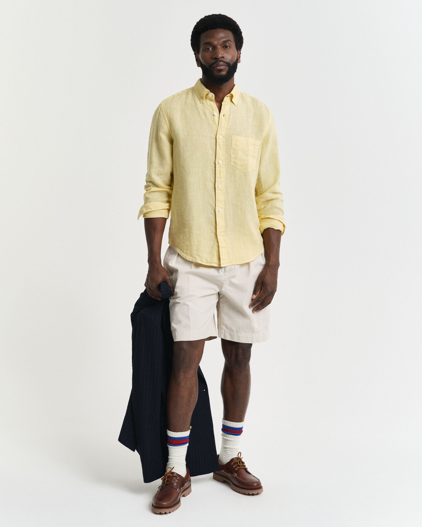 Regular fit ‑mitoitettu valmiina värjätty pellavapaita