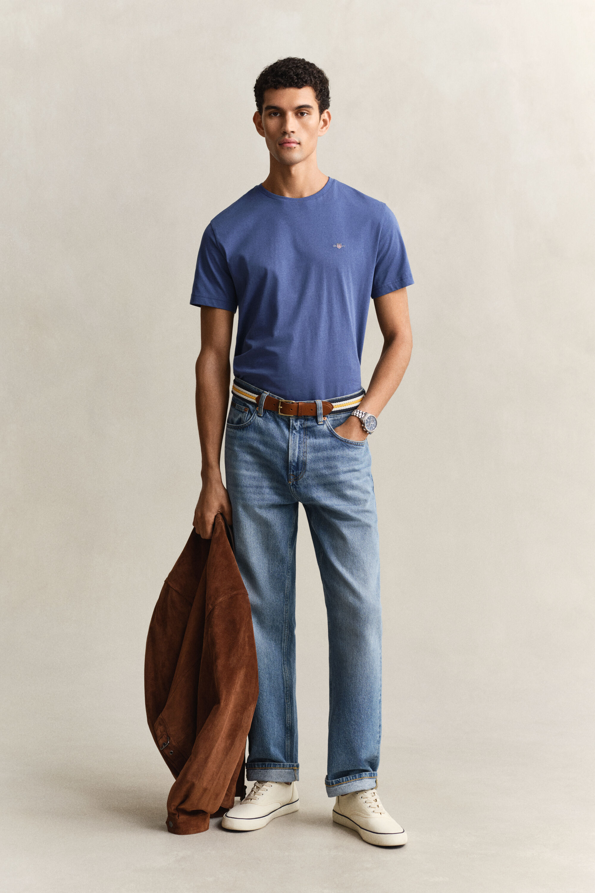 Regular fit ‑mitoitettu Shield-t‑paita