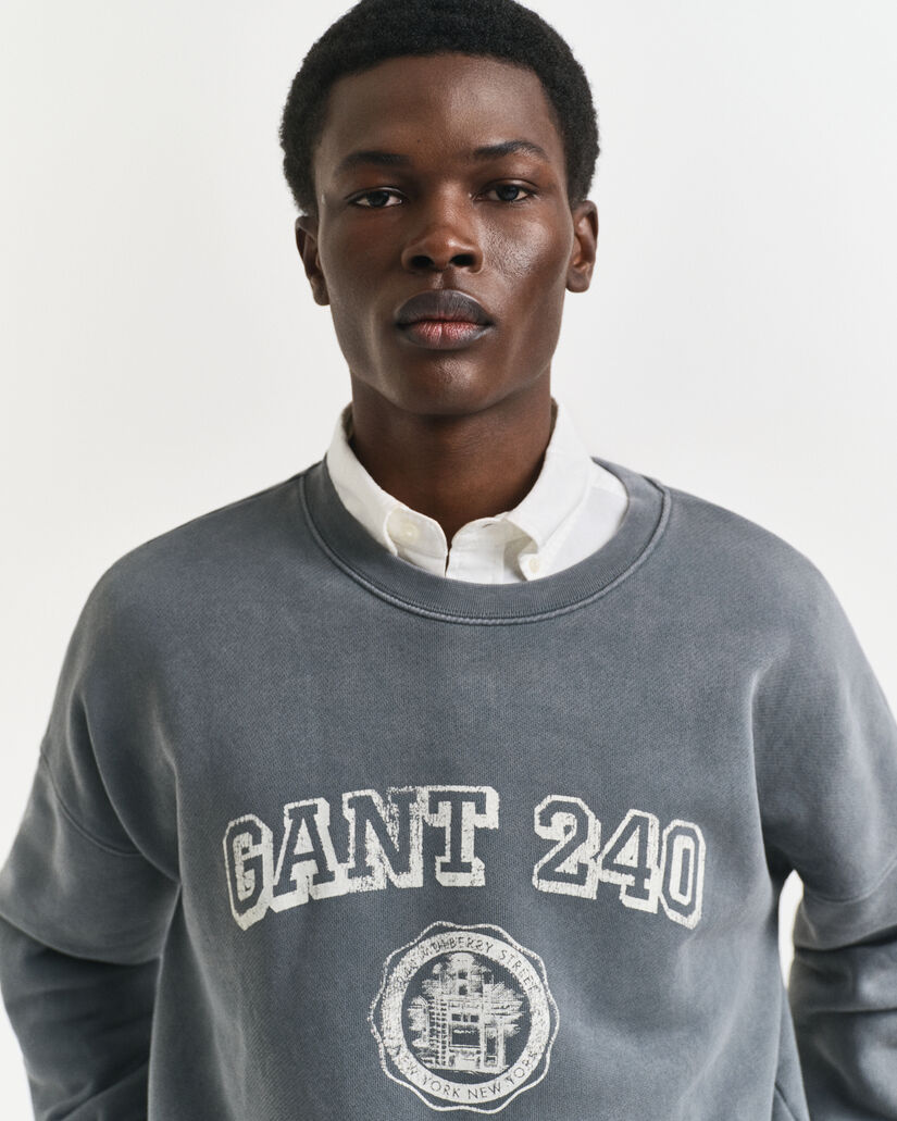 Graphic-collegepaita, pyöreä pääntie