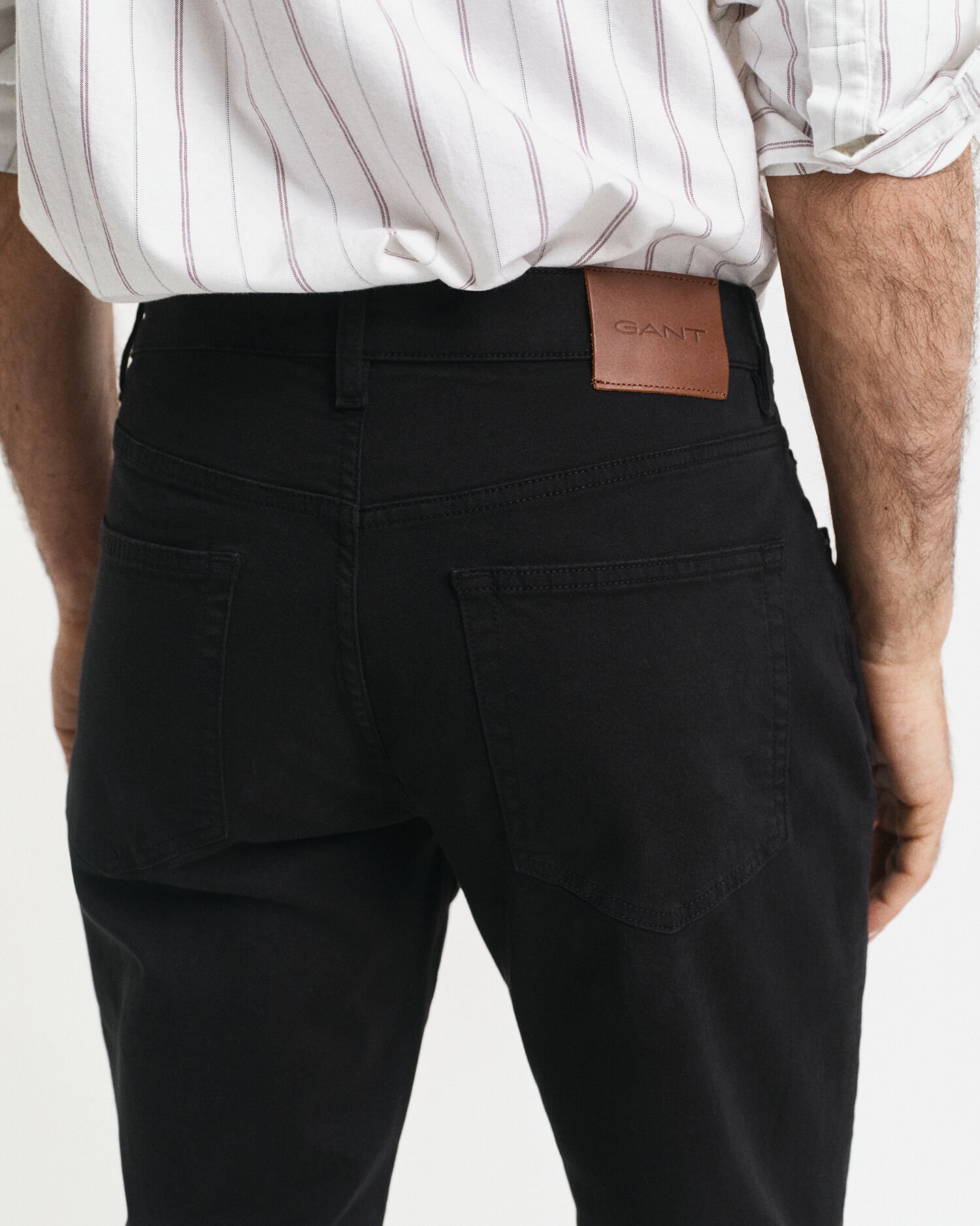 Slim fit ‑mitoitetut Desert-farkut