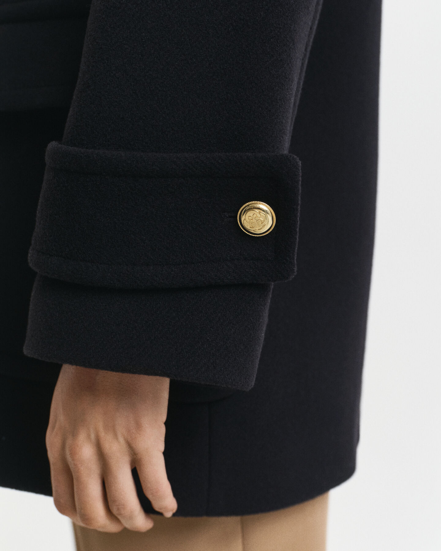 Puolipitkä villakankainen kansitakki