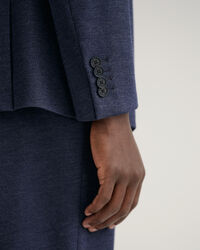 Jerseykankainen bleiseri juhlakäyttöön