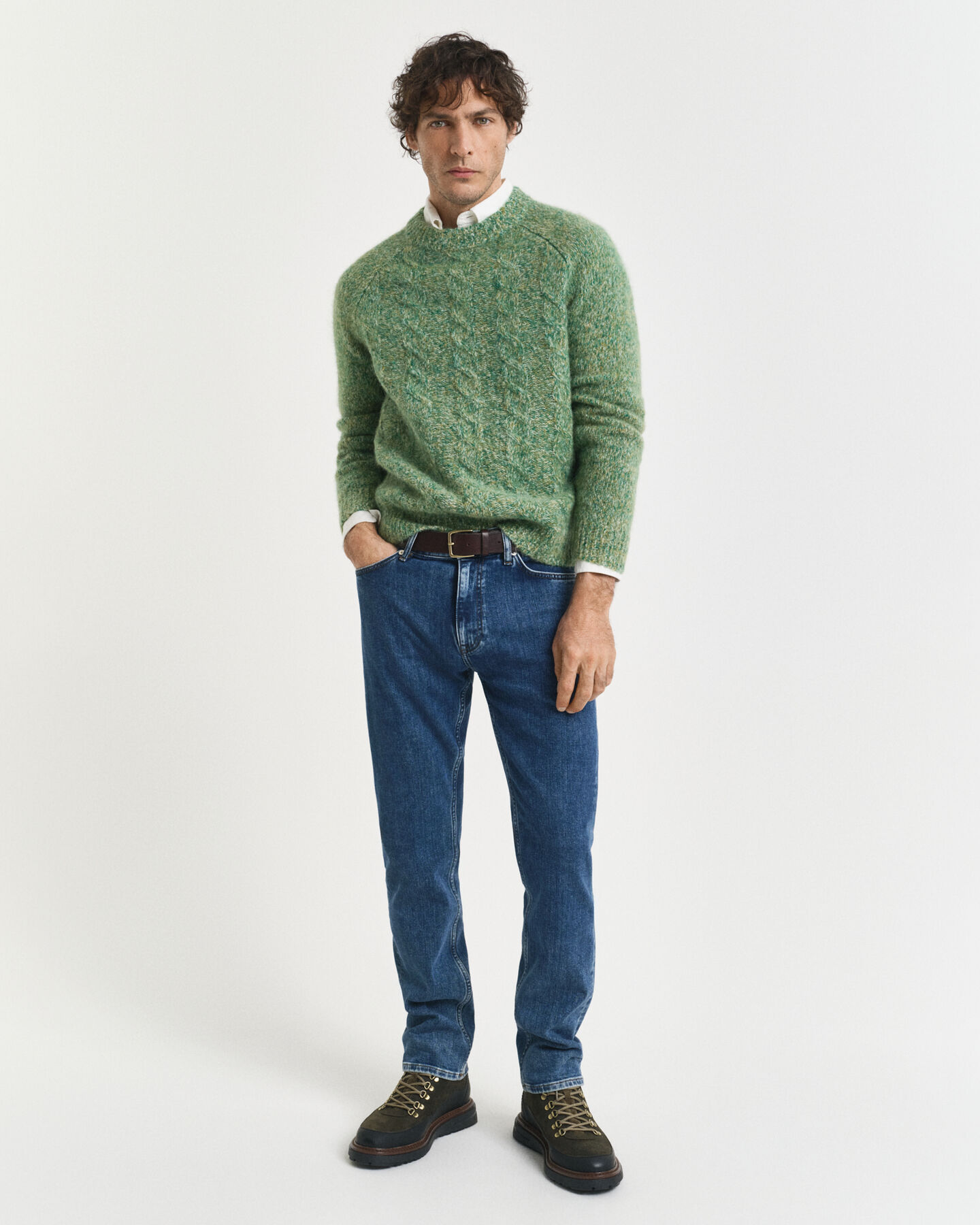 Regular fit ‑mitoitetut Clean Wash ‑farkut