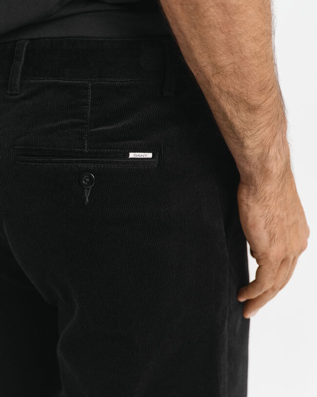 Regular fit ‑mitoitetut vakosamettichinot