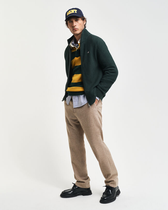 Kohopintainen vetoketjullinen puuvillaneuletakki