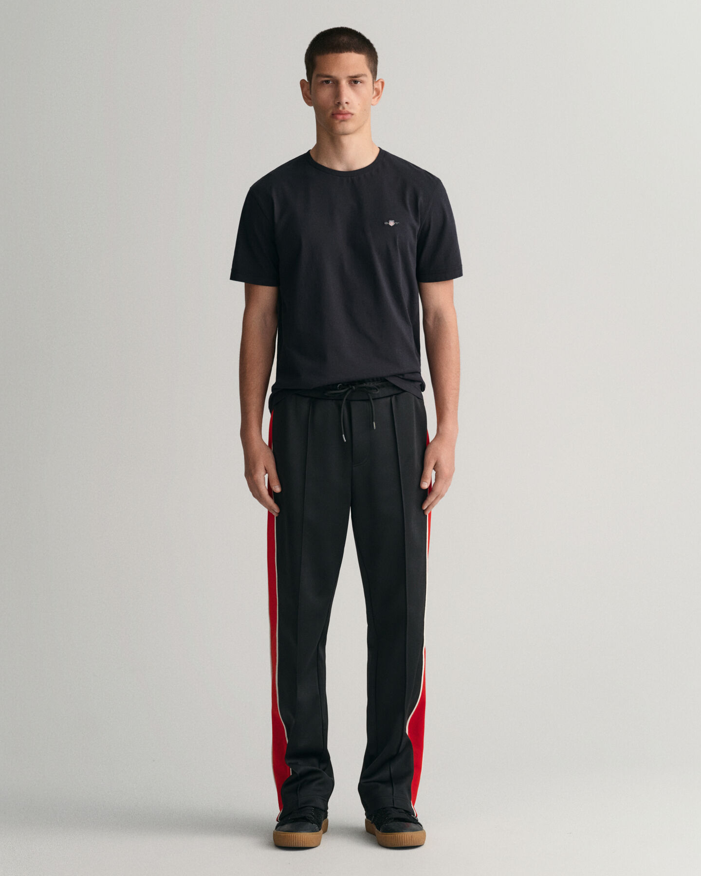 Moniväriset verryttelyhousut