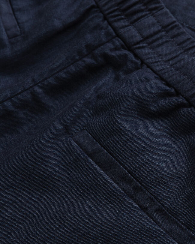 Kiristysnauhalliset shortsit