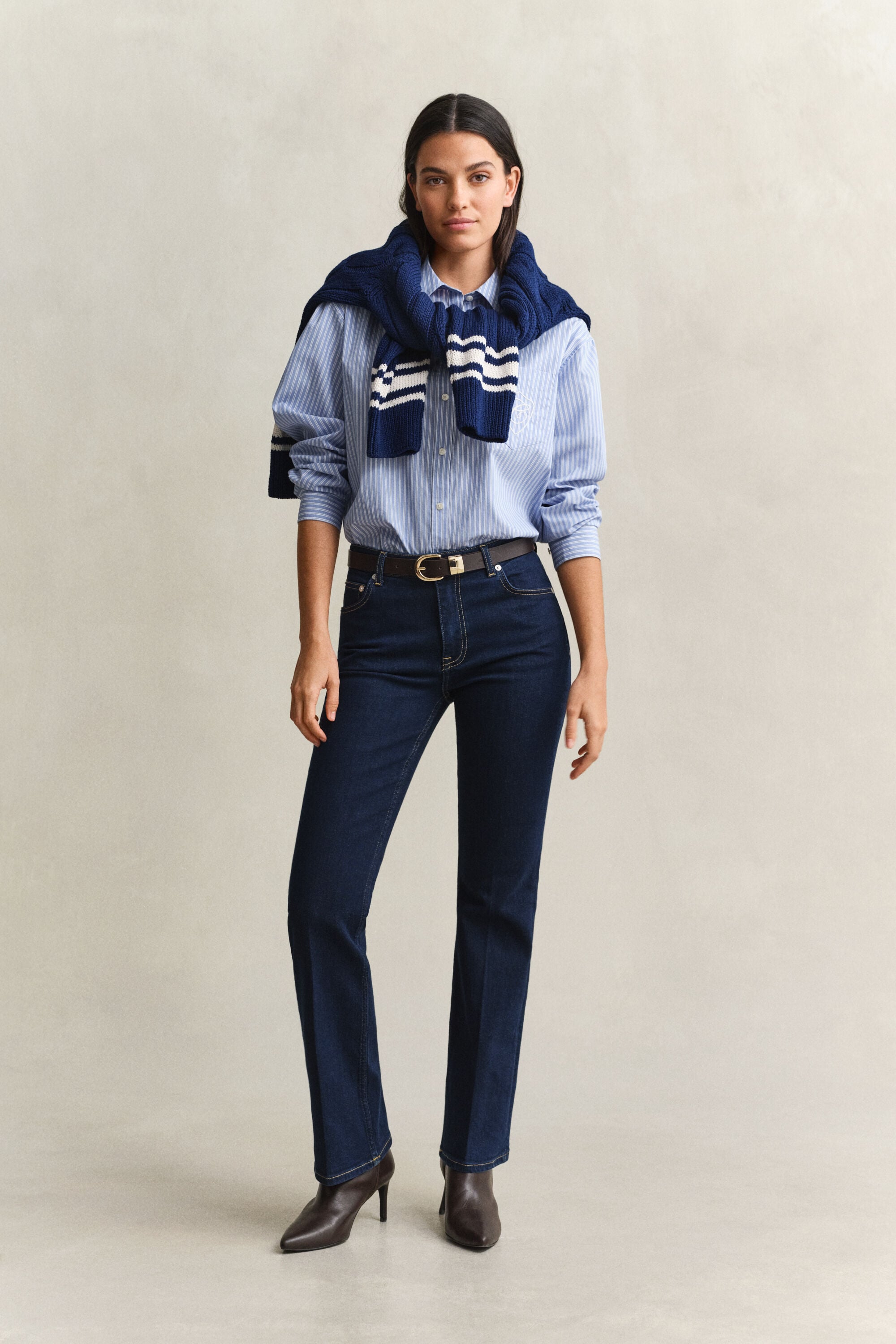 Relaxed fit ‑mitoitettu klassinen popliiniraitapaita